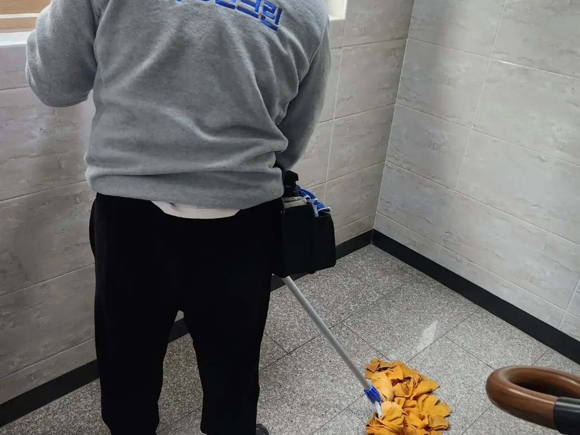 동두천시 걸산동 가정 복도·대기 동선 야간 위생청소 사례 - 행진크린