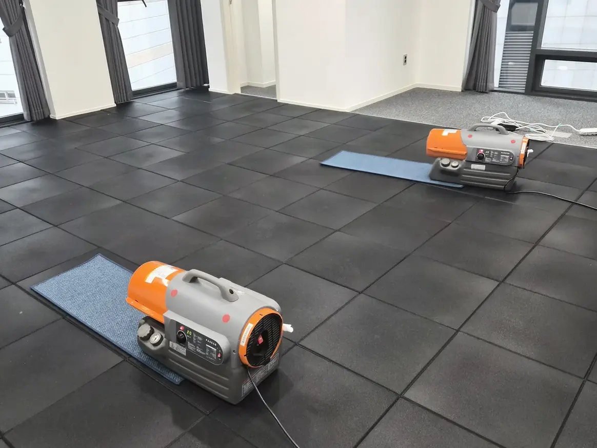 의정부시 낙양동 사무실 발코니 장비 주변 정밀 위생청소 사례 - 행진크린