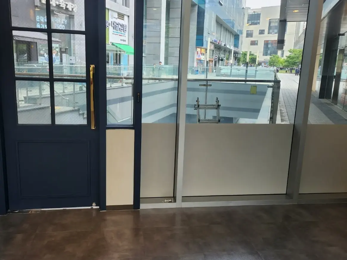 가평군 조종면 현장 출입문·프레임 바닥 위생청소 사례 - 행진크린